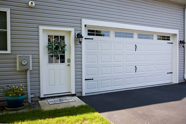 24/7 Emergency Garage Door Panel Replacement experts in Shenandoah Farms, VA